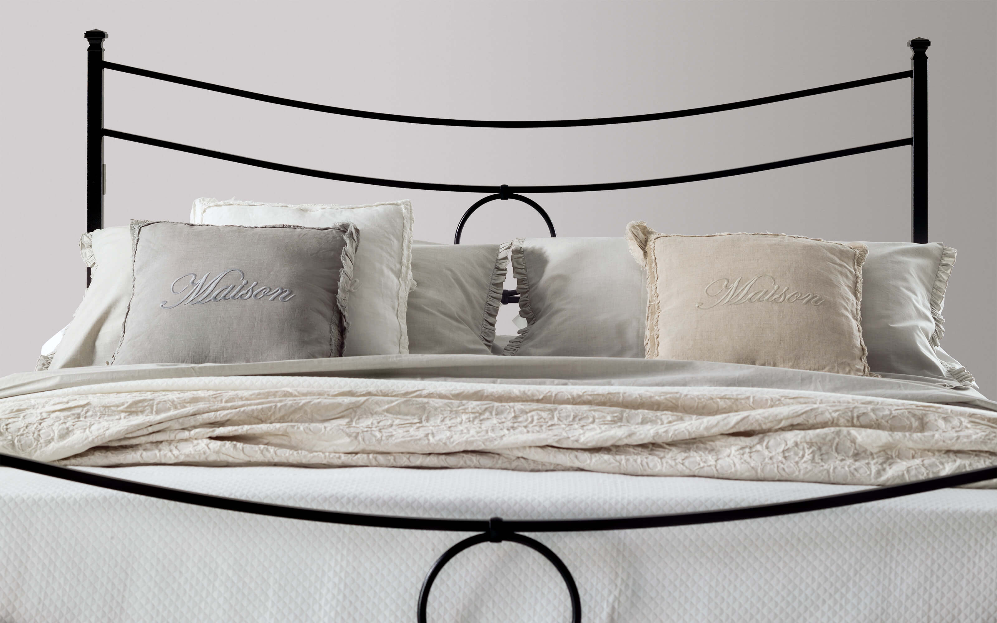 Letto matrimoniale senza contenitore nero: Conca Mondo Convenienza