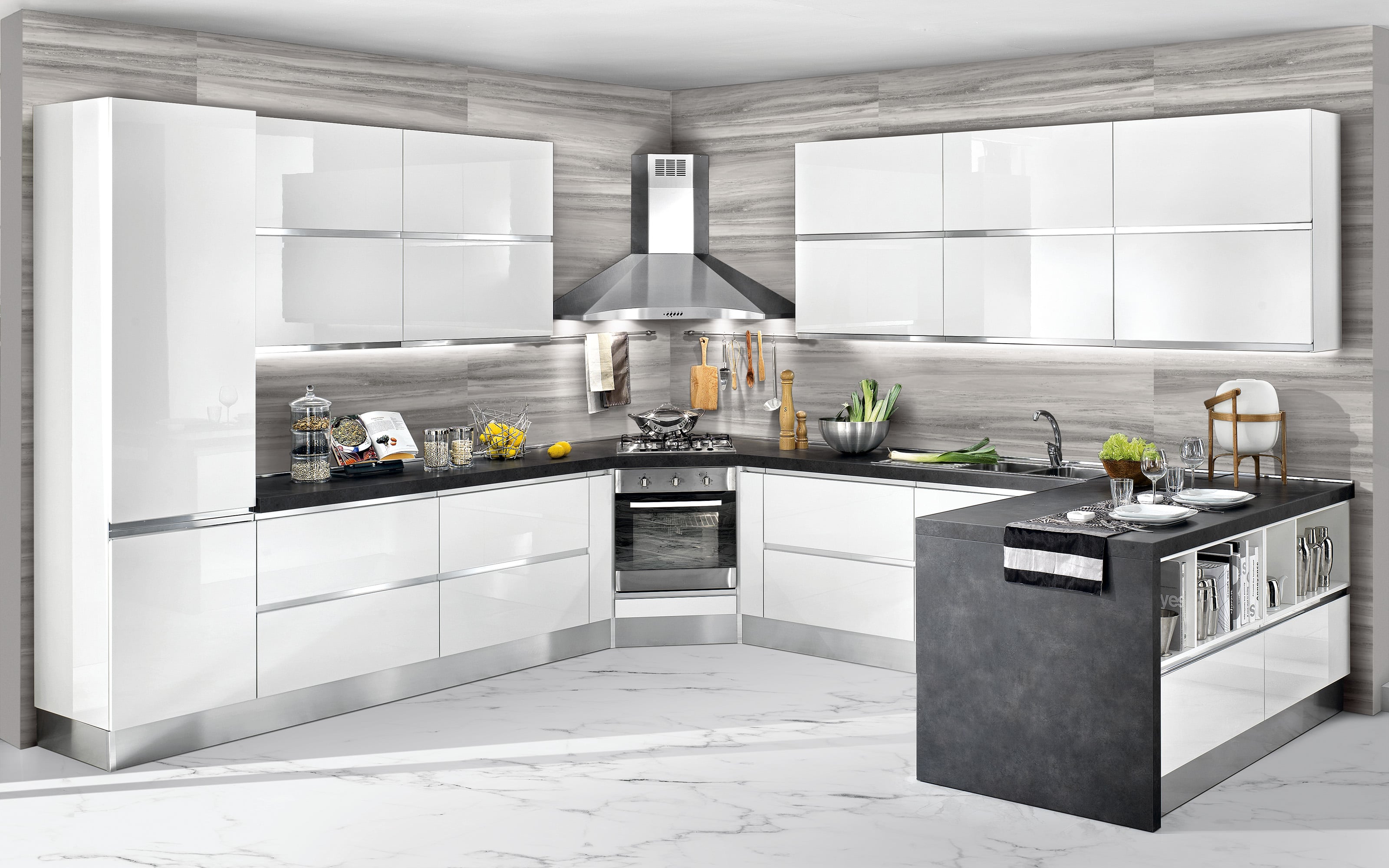 Cucina componibile con piano cottura ad angolo: Veronica Mondo