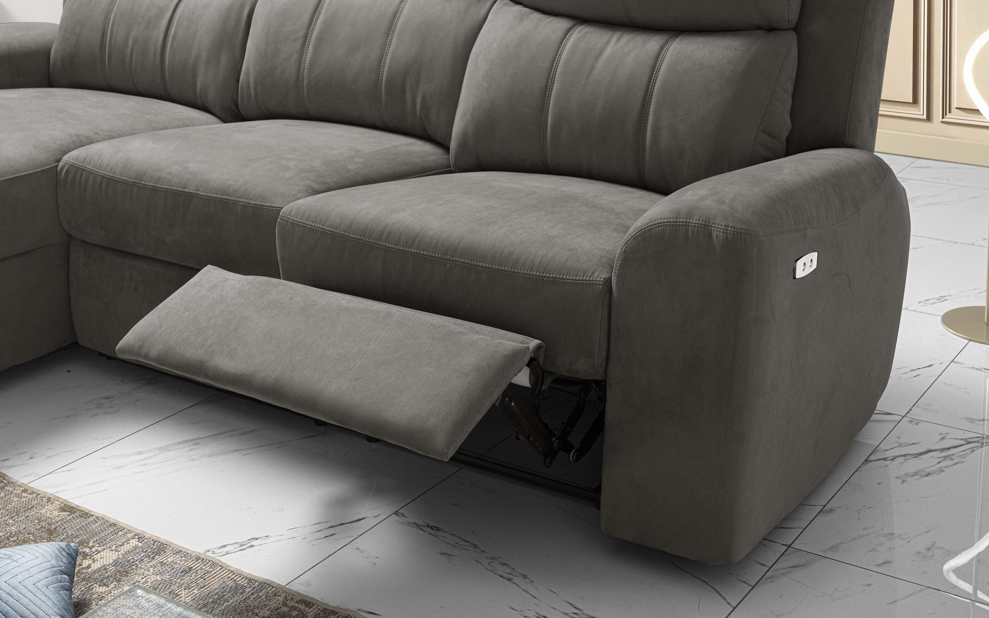 Divano angolare con penisola sinistra - recliner elettrico tessuto loto grigio scuro: Positano