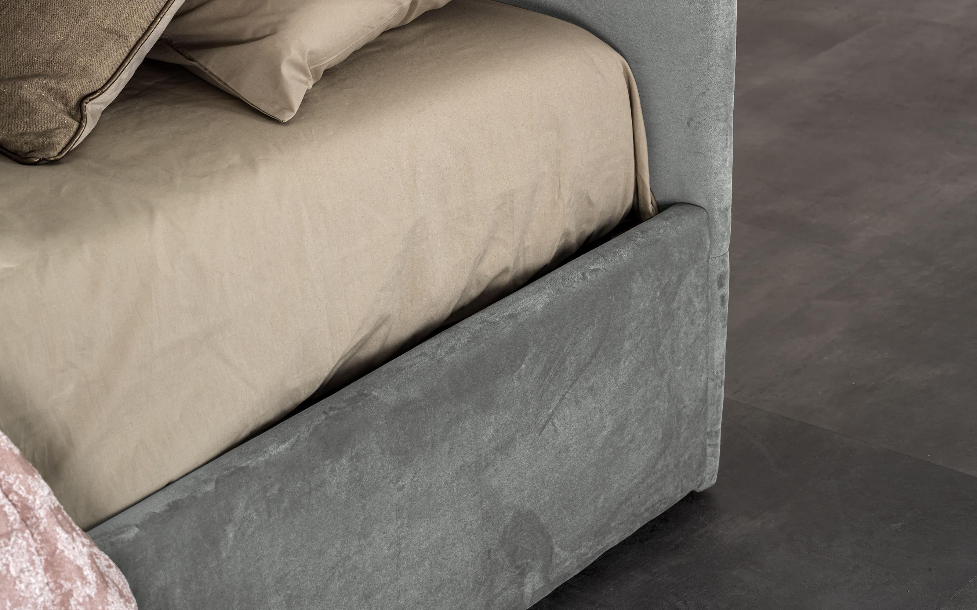Letto contenitore matrimoniale Effetto velluto grigio scuro: Big