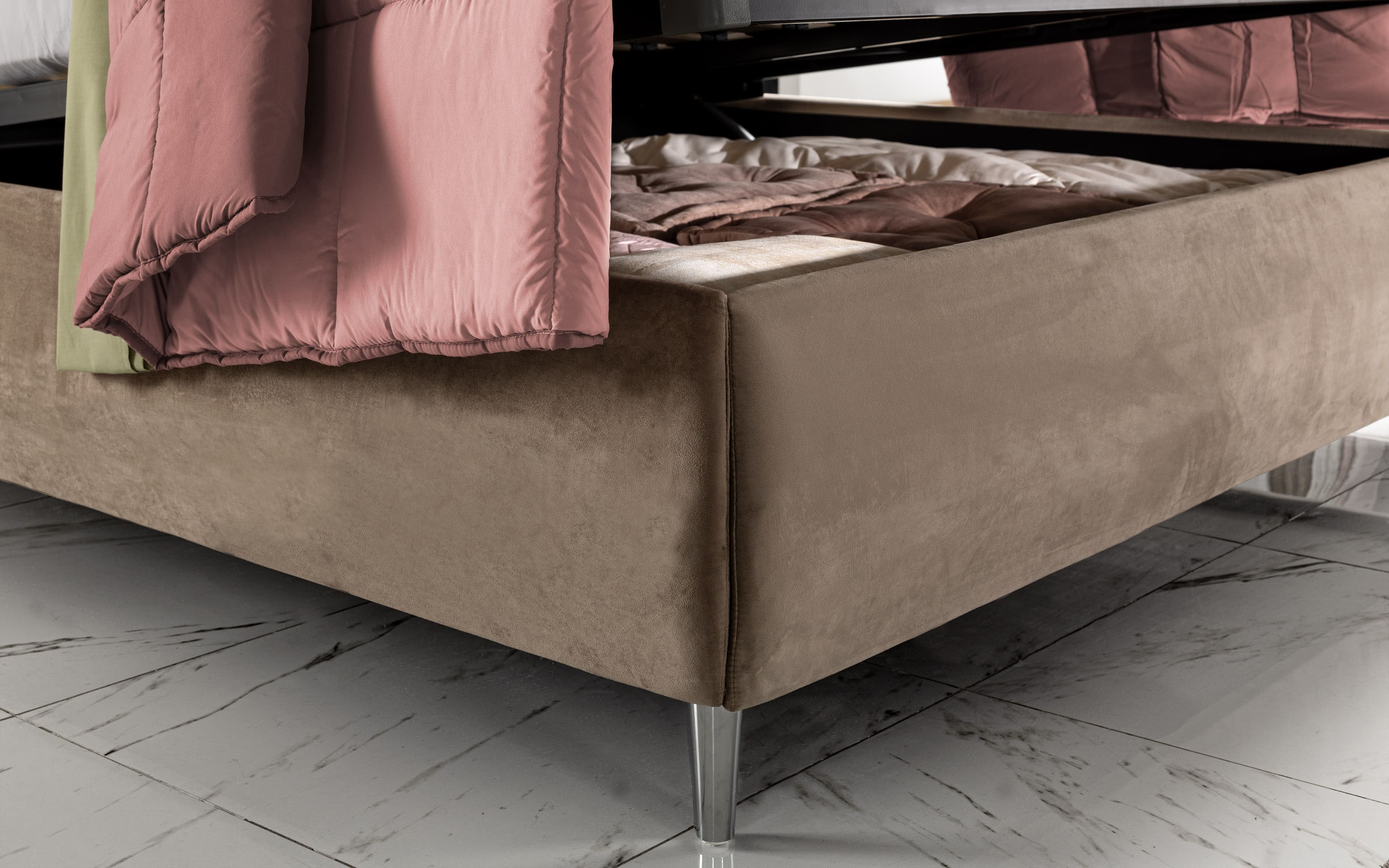 Letto contenitore matrimoniale con piedini Effetto velluto beige